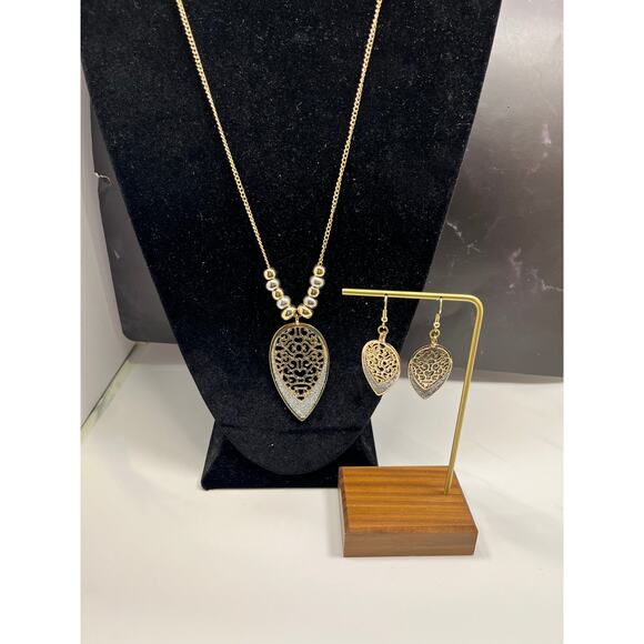 Vintage Style Jewelry Set  Upcycled GoldTone  Silver Glitter Necklace & Earrings - Picture 2 of 10